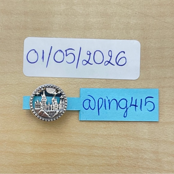 Pandora Harry Potter Hogwarts School of Witchcraft and Wizardry Charm - Picture 13 of 14